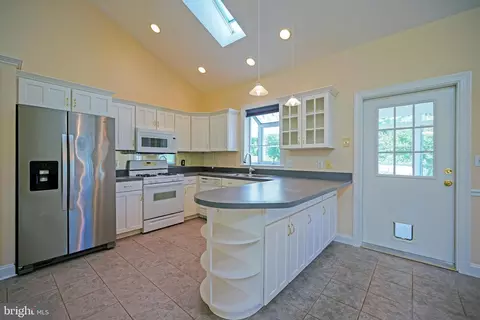 Kitchen - 2 Margate Ct, Lewes, DE 19958 photo 3 of 4