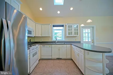 Kitchen - 2 Margate Ct, Lewes, DE 19958 photo 4 of 4