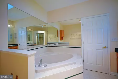 Bath - 2 Margate Ct, Lewes, DE 19958 photo 2 of 3