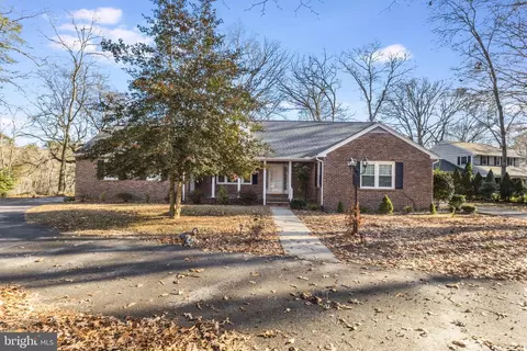 9820 N Shore Dr, Seaford, DE 19973