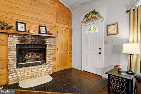Entry Way - 13640 Collins Pond Rd E, Georgetown, DE 19947 photo 1 of 11