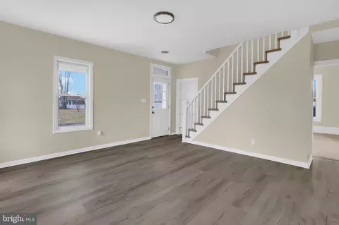 Entry Way - 110 E Kings St, Seaford, DE 19973 photo 2 of 4