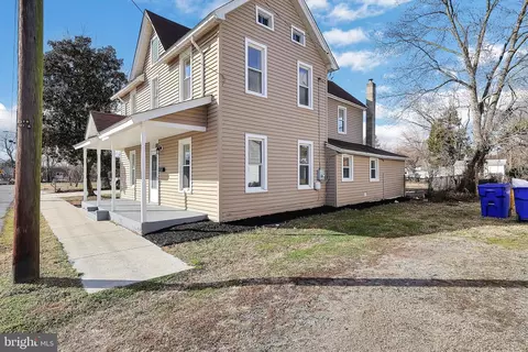 Exterior - 110 E Kings St, Seaford, DE 19973 photo 2 of 3