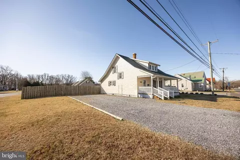 Exterior - 10954 E 4th St, Laurel, DE 19956 photo 5 of 15