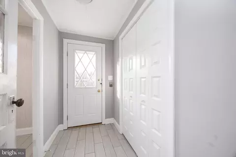 Entry Way - 10954 E 4th St, Laurel, DE 19956 photo 10 of 13