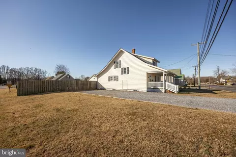 Exterior - 10954 E 4th St, Laurel, DE 19956 photo 6 of 15