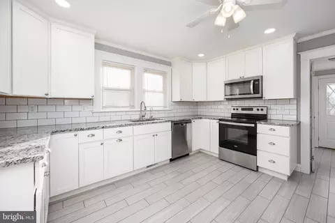 Kitchen - 10954 E 4th St, Laurel, DE 19956 photo 1 of 2