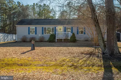 31671 Lakeview Dr, Ocean View, DE 19970