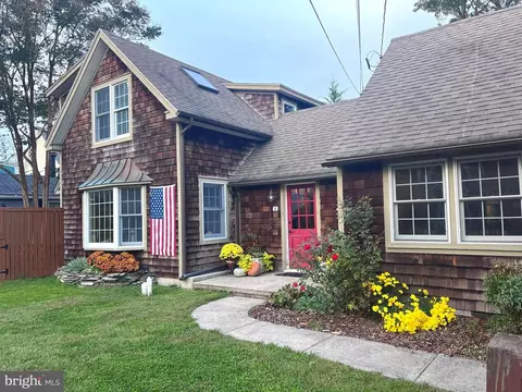 11 Church St, Lewes, DE 19958