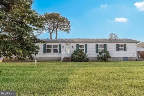 31434 Oak St, Ocean View, DE 19970