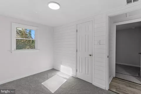 Entry Way - 405 Park Ln, Laurel, DE 19956 photo 13 of 13