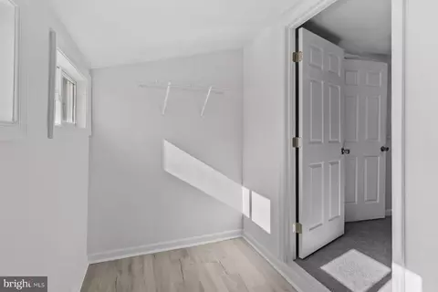 Entry Way - 405 Park Ln, Laurel, DE 19956 photo 12 of 13