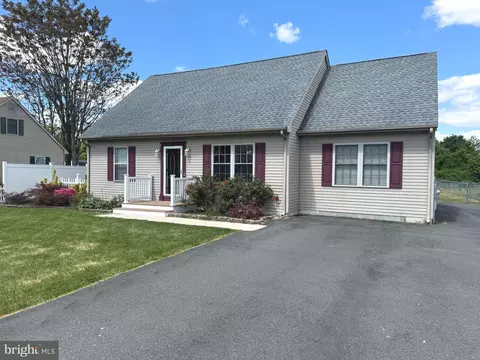 Exterior - 31536 White St, Laurel, DE 19956 photo 3 of 12