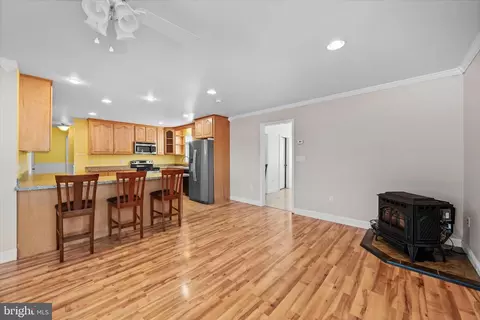Living - 31536 White St, Laurel, DE 19956 photo 8 of 8