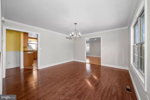 Living - 31536 White St, Laurel, DE 19956 photo 2 of 8