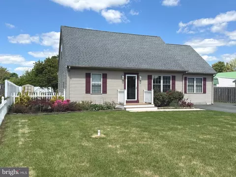 Exterior - 31536 White St, Laurel, DE 19956 photo 2 of 12