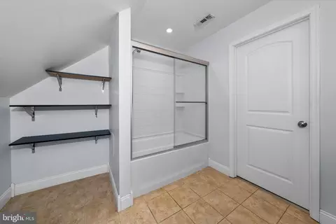 Entry Way - 31536 White St, Laurel, DE 19956 photo 5 of 8