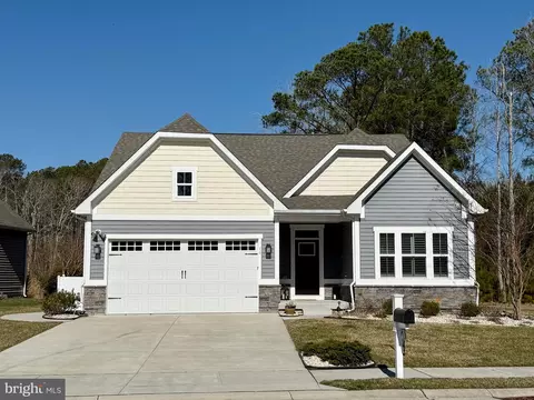 16 Thornton Dr, Ocean View, DE 19970