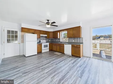 Kitchen - 23338 Park Ave, Georgetown, DE 19947 photo 1 of 1
