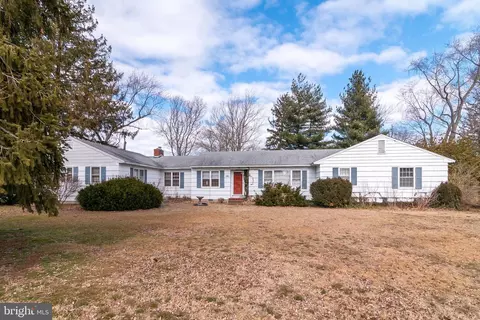 900 W Locust St, Seaford, DE 19973