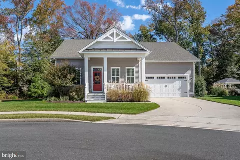13 Johnsons Glade Ln, Ocean View, DE 19970