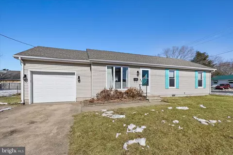 200 Tulip Pl, Seaford, DE 19973