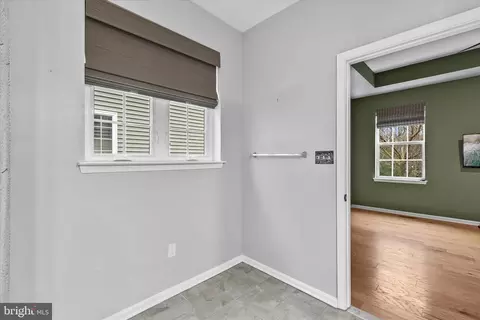 Entry Way - 322 Mariners Cir, Milton, DE 19968 photo 10 of 12
