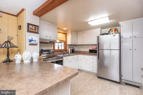 Kitchen - 31468 Wingate Rd, Dagsboro, DE 19939 photo 2 of 2
