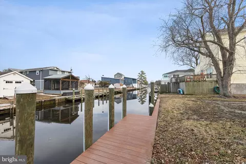 31324 Bird Haven St, Ocean View, DE 19970
