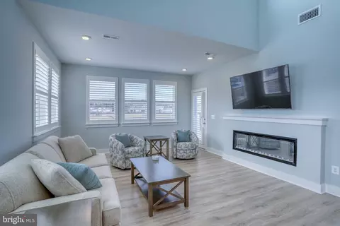 Living - 266 Exeter St, Ocean View, DE 19970 photo 3 of 4