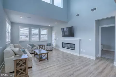Living - 266 Exeter St, Ocean View, DE 19970 photo 2 of 4