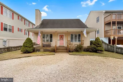 112 Swedes St, Dewey Beach, DE 19971