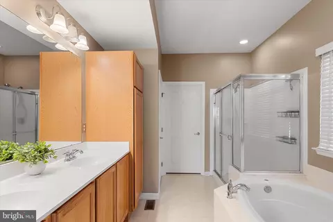 Bath - 301 Adelaide Dr, Milton, DE 19968 photo 1 of 2