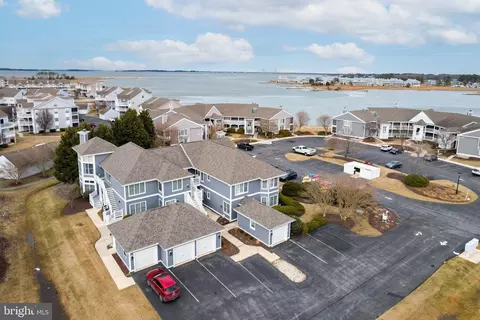 30469 Shore Ln #33, Ocean View, DE 19970