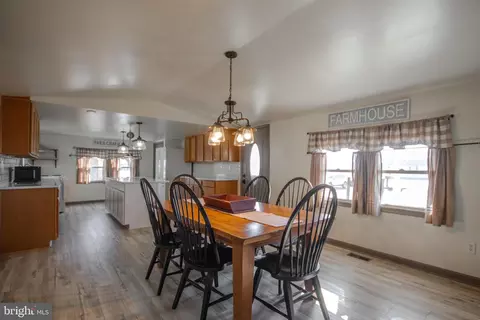 Dining - 6761 Sharptown Rd, Laurel, DE 19956 photo 3 of 3
