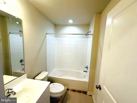 Bath - 700 R Wilson Loop #HOME 103, Georgetown, DE 19947 photo 1 of 2