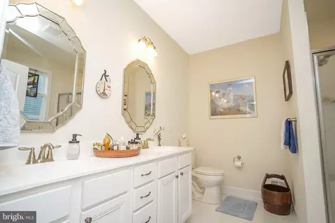 Bath - 305 Prospect St, Milton, DE 19968 photo 1 of 6