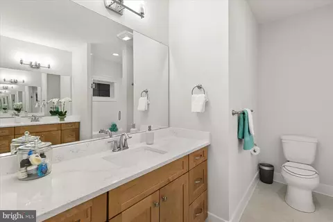 Bath - 43 Stingray Harbor Dr, Ocean View, DE 19970 photo 3 of 7