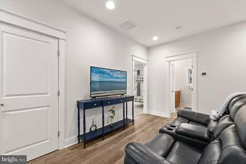 Entry Way - 43 Stingray Harbor Dr, Ocean View, DE 19970 photo 6 of 10