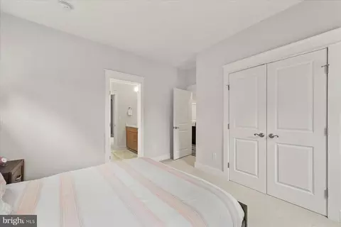 Bedroom - 43 Stingray Harbor Dr, Ocean View, DE 19970 photo 8 of 14