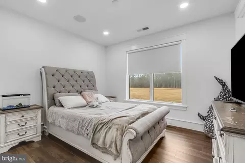 Bedroom - 20157 W Piney Grove Rd, Georgetown, DE 19947 photo 9 of 12