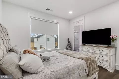 Bedroom - 20157 W Piney Grove Rd, Georgetown, DE 19947 photo 10 of 12