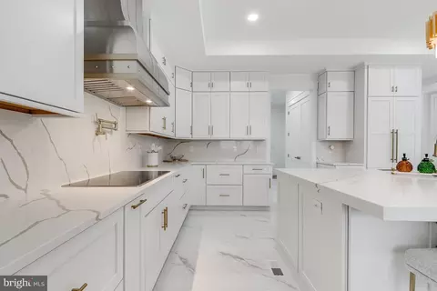 Kitchen - 20157 W Piney Grove Rd, Georgetown, DE 19947 photo 6 of 13