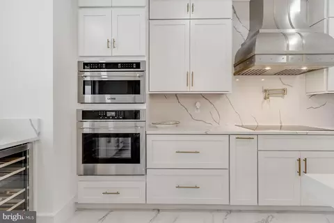 Kitchen - 20157 W Piney Grove Rd, Georgetown, DE 19947 photo 8 of 13