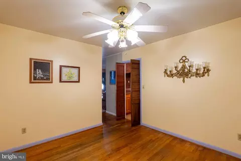 Entry Way - 307 Robinson St, Georgetown, DE 19947 photo 1 of 4