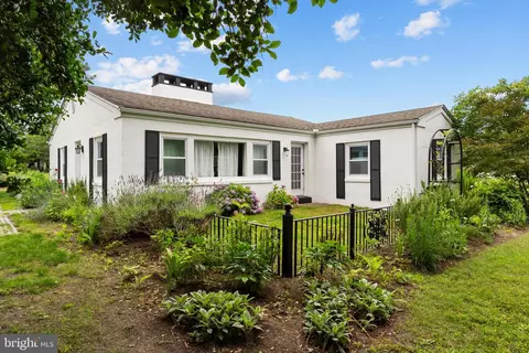 38706 River Rd, Ocean View, DE 19970