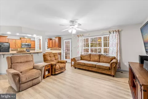 Living - 26518 Bimeler Ct, Georgetown, DE 19947 photo 1 of 1
