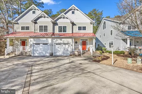18 Ocean Mist Dr, Ocean View, DE 19970