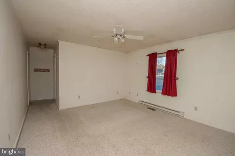 Living - 35572 Jami Ave, Laurel, DE 19956 photo 3 of 3