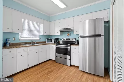 Kitchen - 405 S Spinnaker Ln, Milton, DE 19968 photo 1 of 1